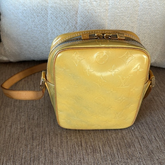 Louis Vuitton Yellow Crossbody Bag - Picture 8 of 14